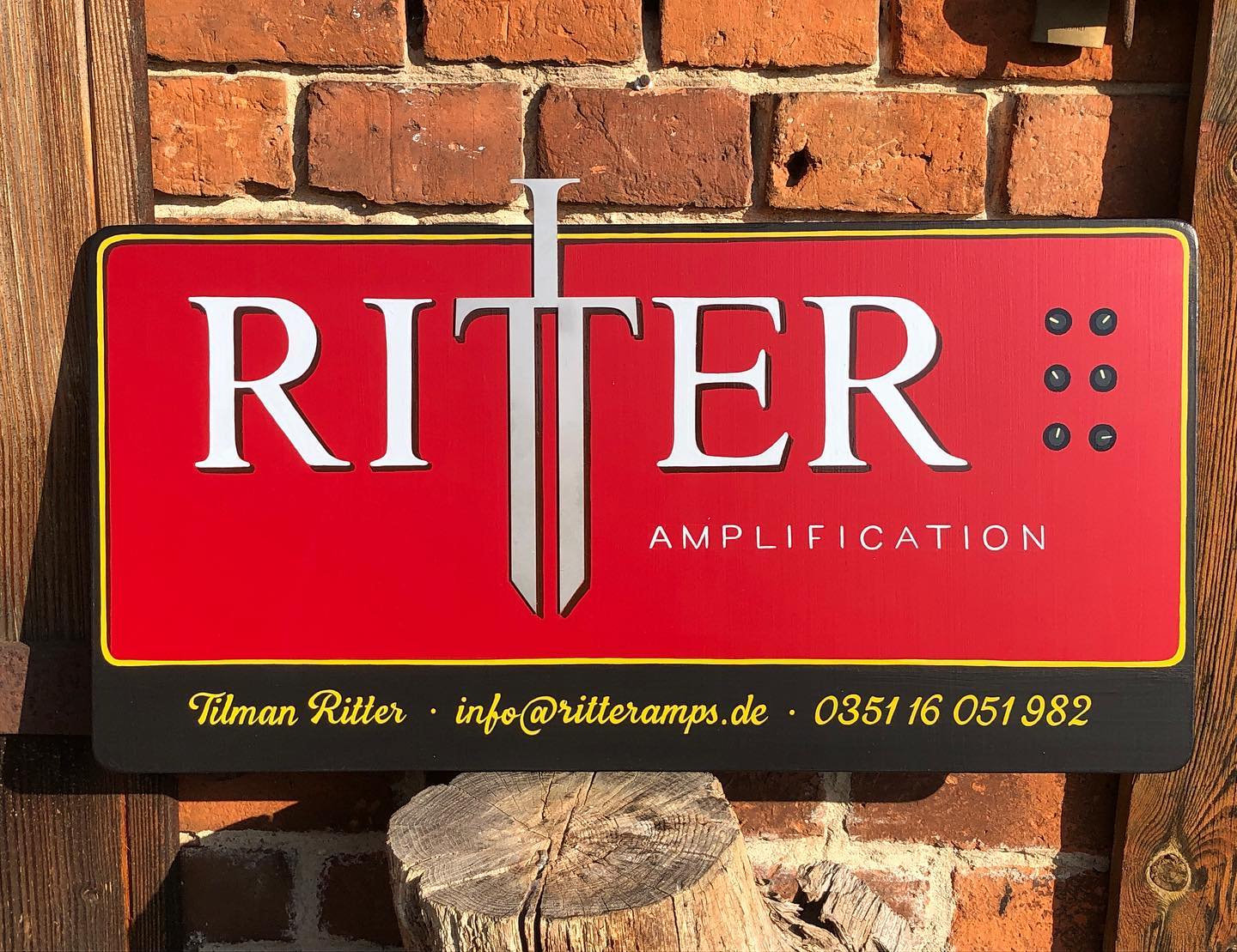 Ritter Amplification Firmenschild